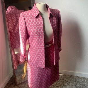 Isabella de Marco suit